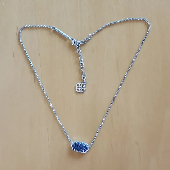 KENDRA SCOTT Elisa Pendant Necklace - Picture 3 of 10